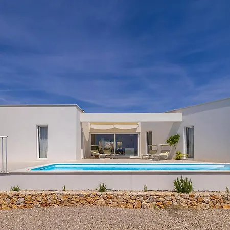 Villa Menta Iv *